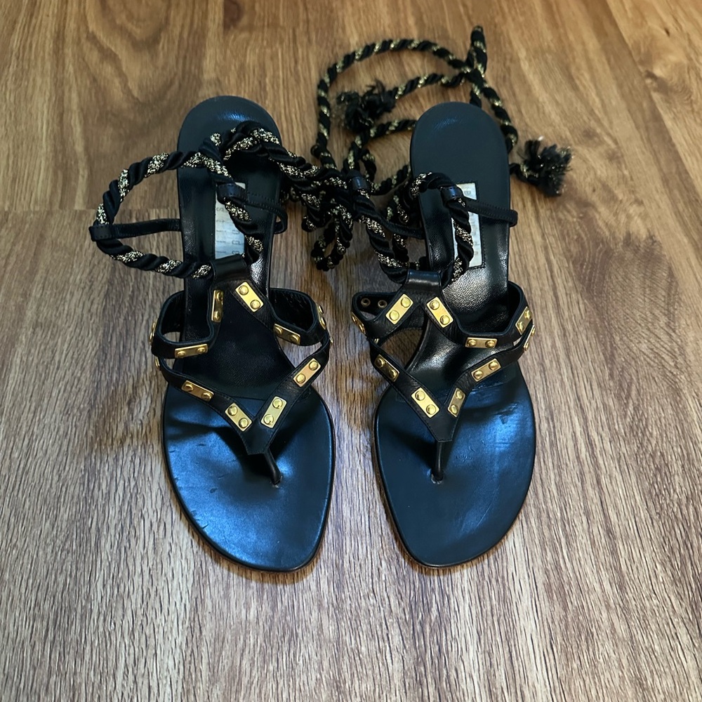 Chic Black and Gold Women's Sandals